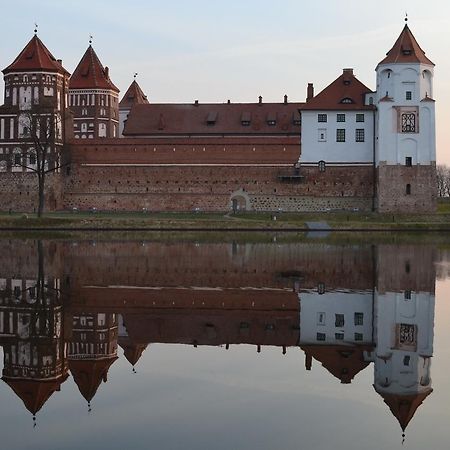 Отель Мирский Замок Экстерьер фото